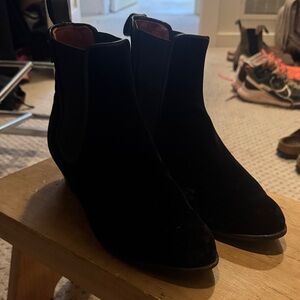 Women’s  Black Chelsea Boots